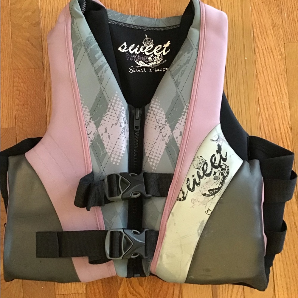 Woman’s XL neoprene life jacket